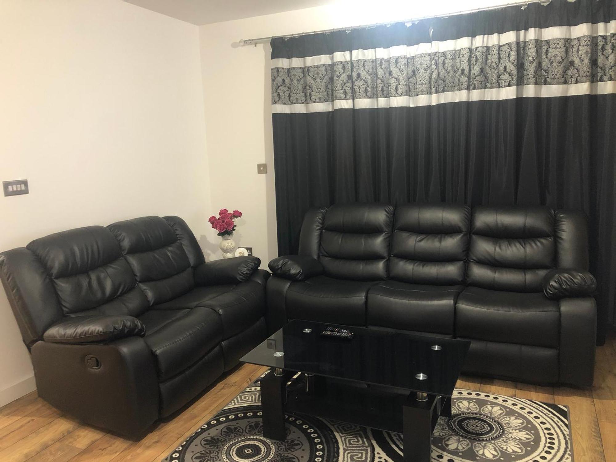 Luxury Kingsize Bedroom With Private Bathroom Northolt  Exteriér fotografie